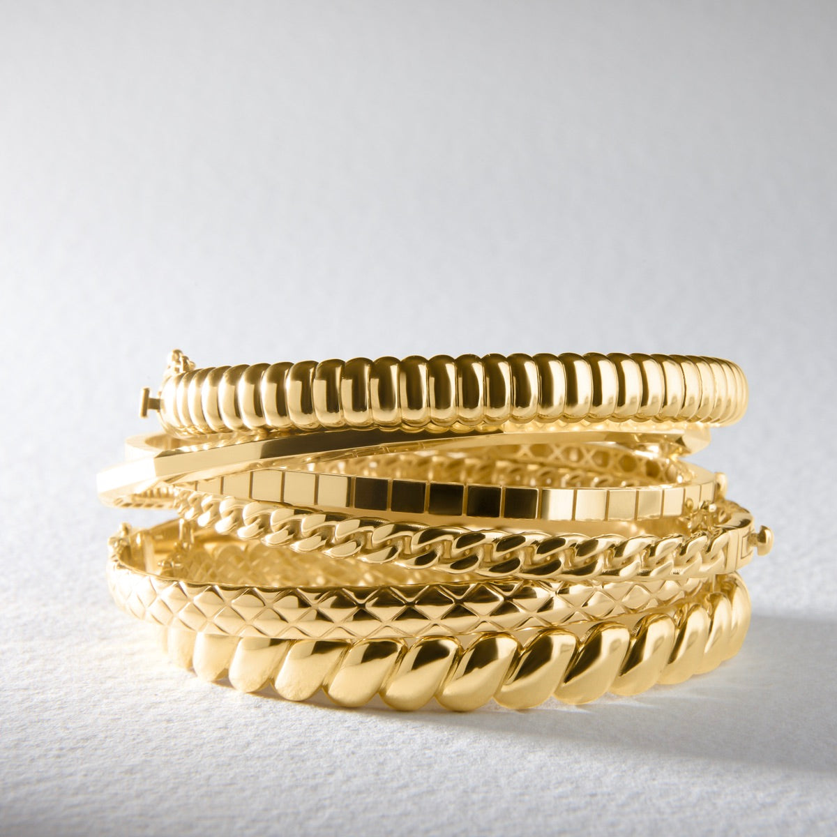 Fia 9ct Yellow Gold Oval with Clasp Bangle