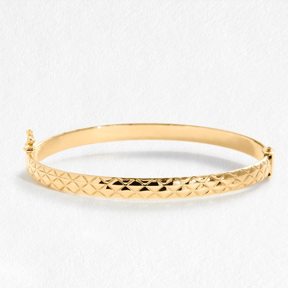 Favor 9ct Yellow Gold Oval with Clasp Bangle