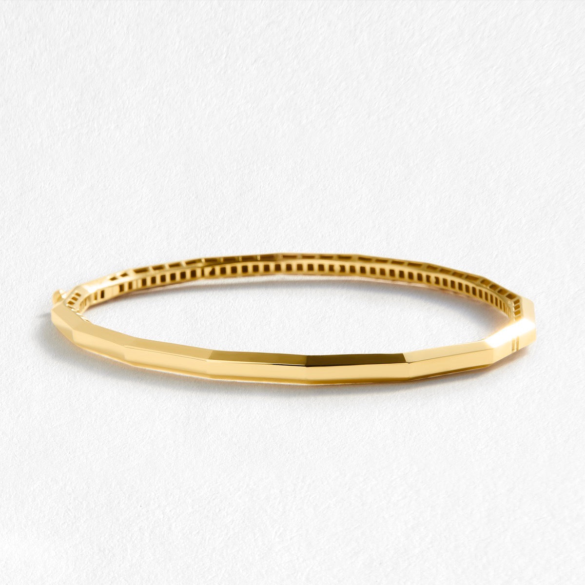 Fia 9ct Yellow Gold Oval with Clasp Bangle