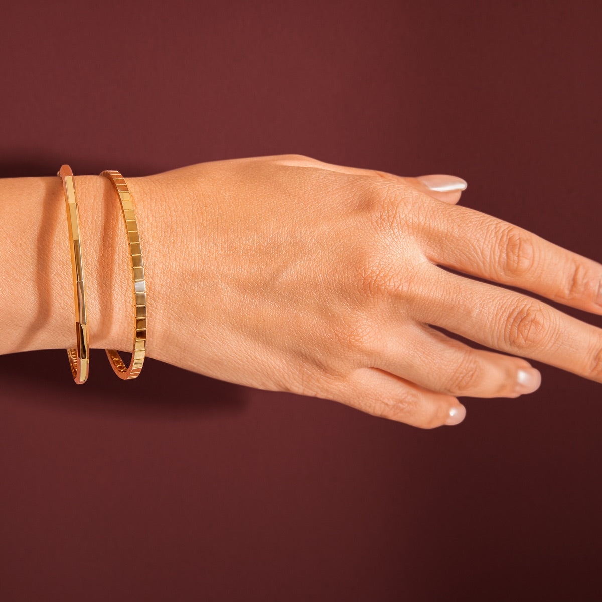 Fia 9ct Yellow Gold Oval with Clasp Bangle