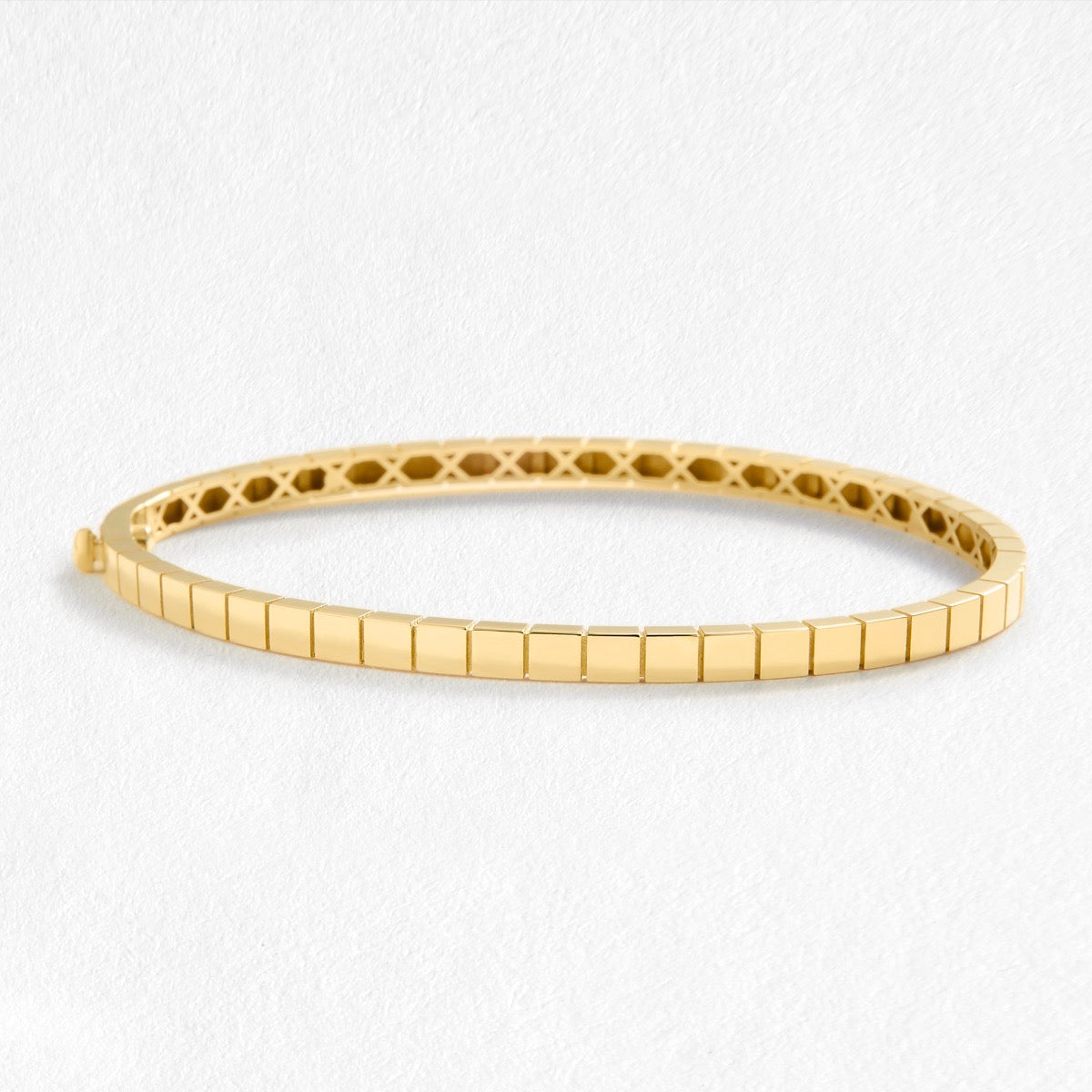 Kitt 9ct Yellow Gold Oval with Clasp Bangle