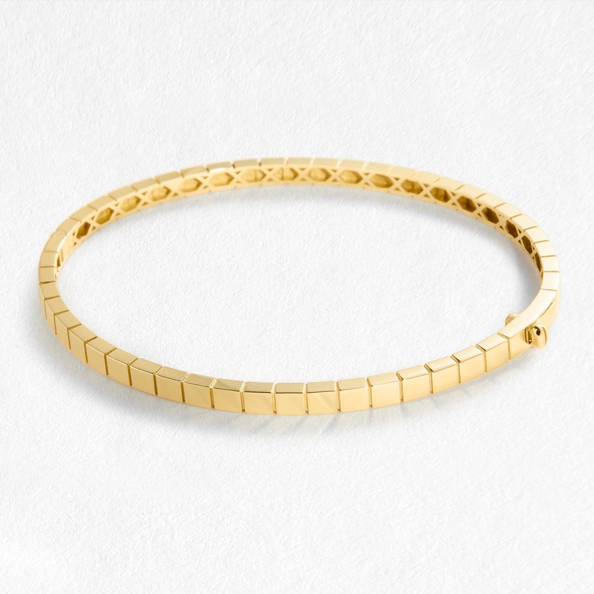 Kitt 9ct Yellow Gold Oval with Clasp Bangle