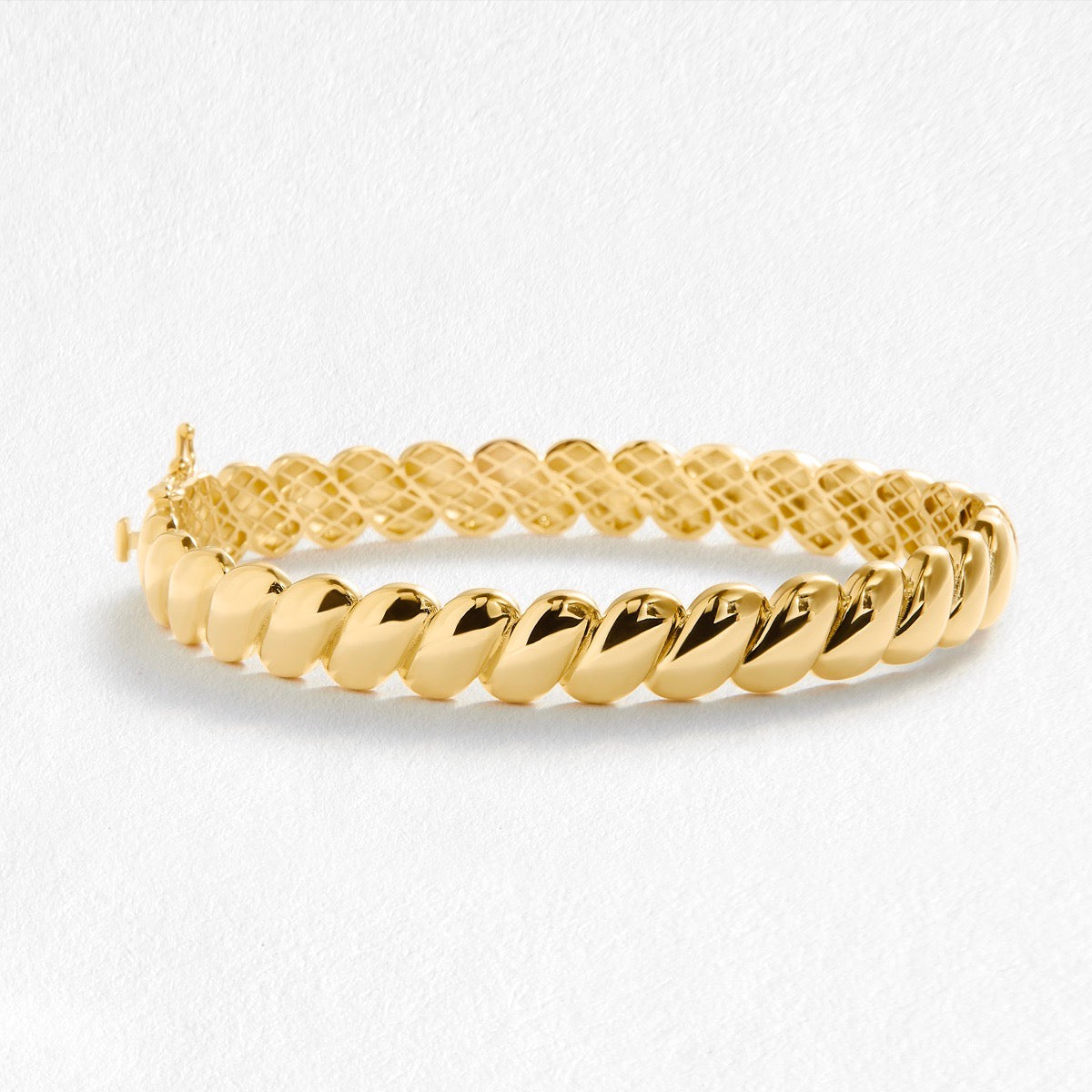 Romy 9ct Yellow Gold Oval with Clasp Bangle