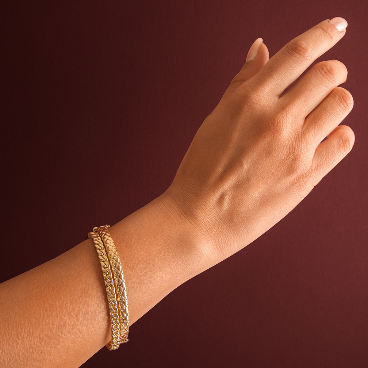 Avalon 9ct Yellow Gold Oval with Clasp Bangle