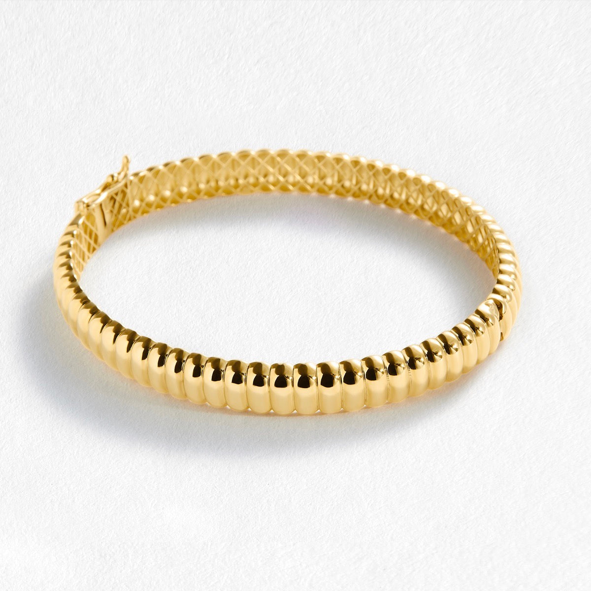 Nell 9ct Yellow Gold Oval with Clasp Bangle