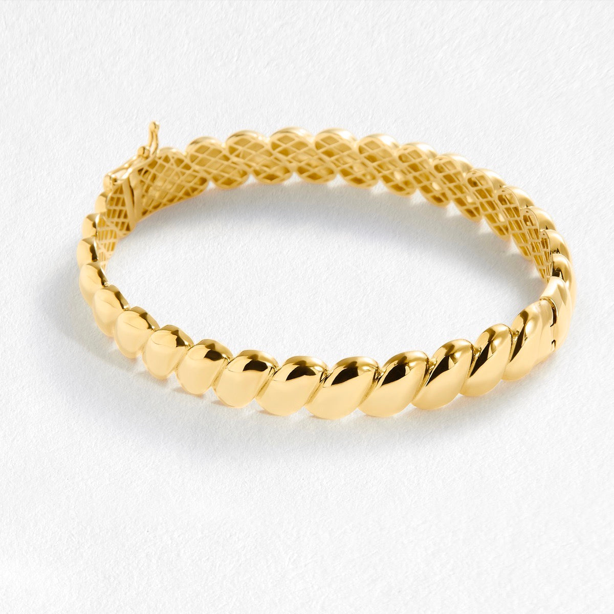 Romy 9ct Yellow Gold Oval with Clasp Bangle