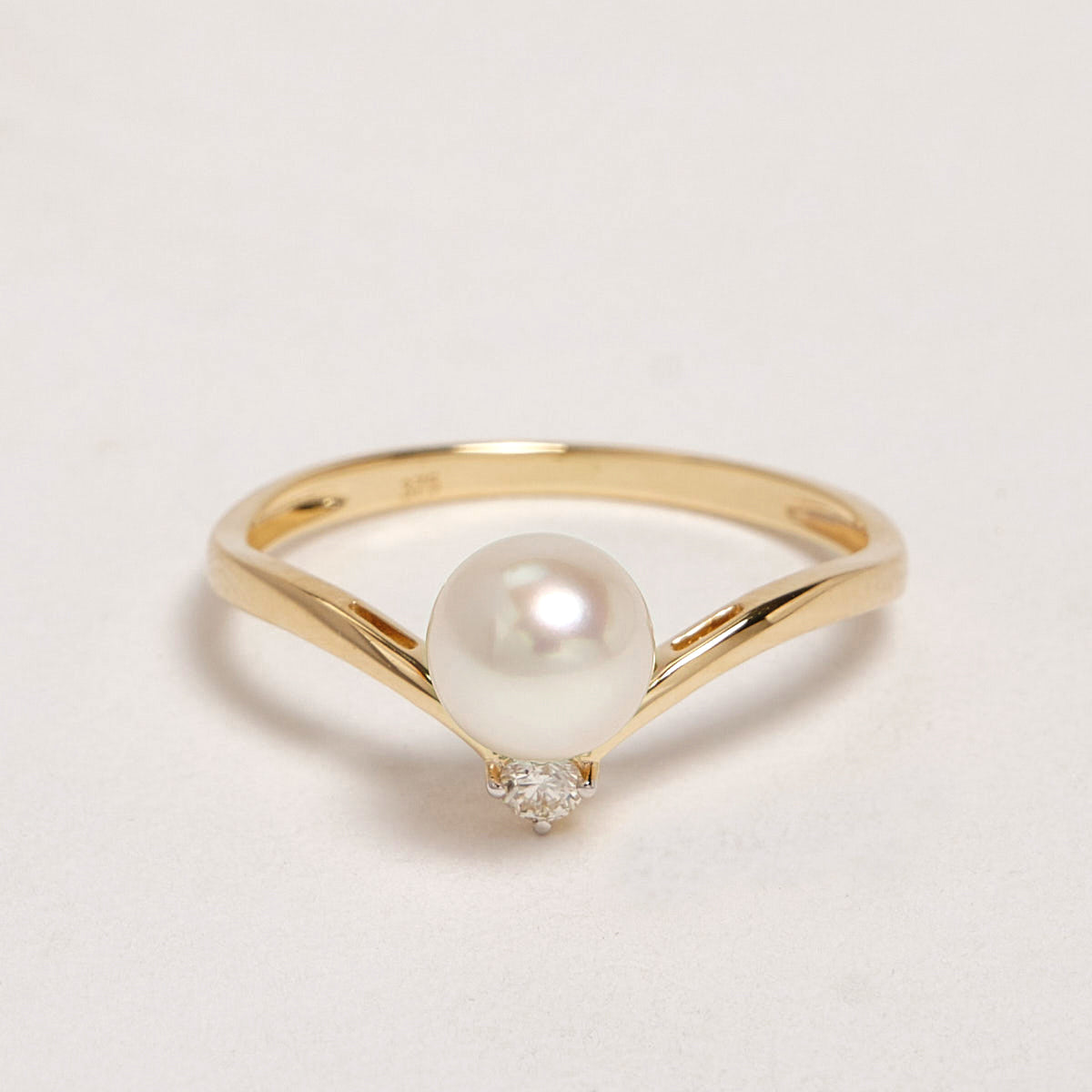 Cyrus 9ct Yellow Gold Vee Pearl & Diamond Ring