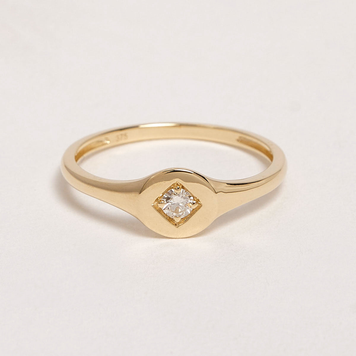 Freya 9ct Yellow Gold Diamond Signet Ring