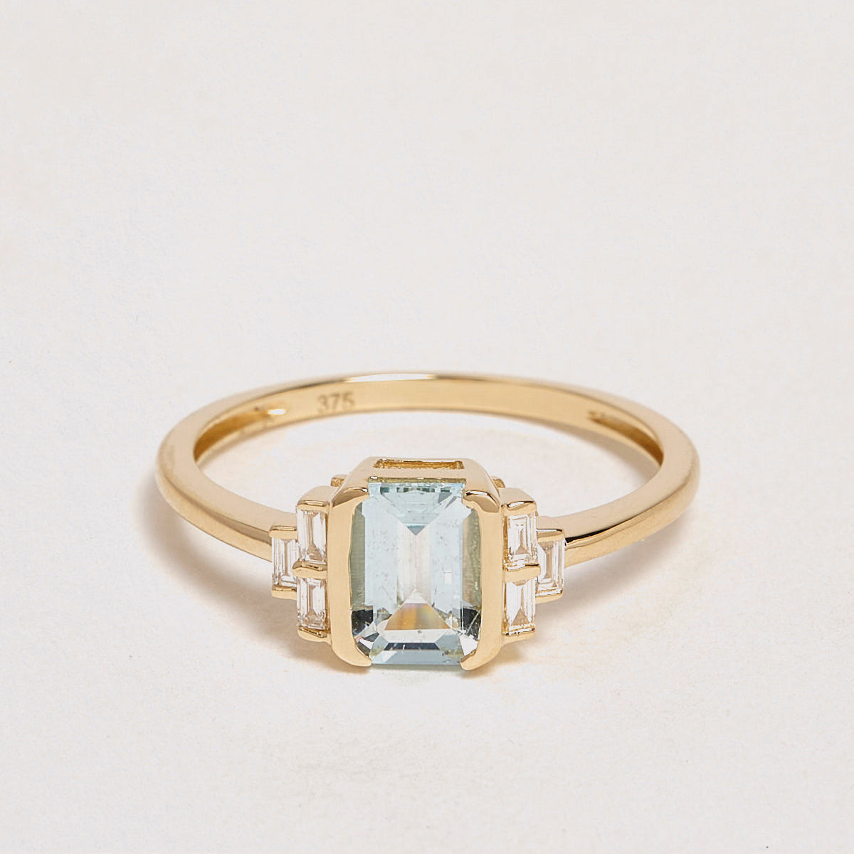 Winola 9ct Yellow Gold Aquamarine & Diamond Ring
